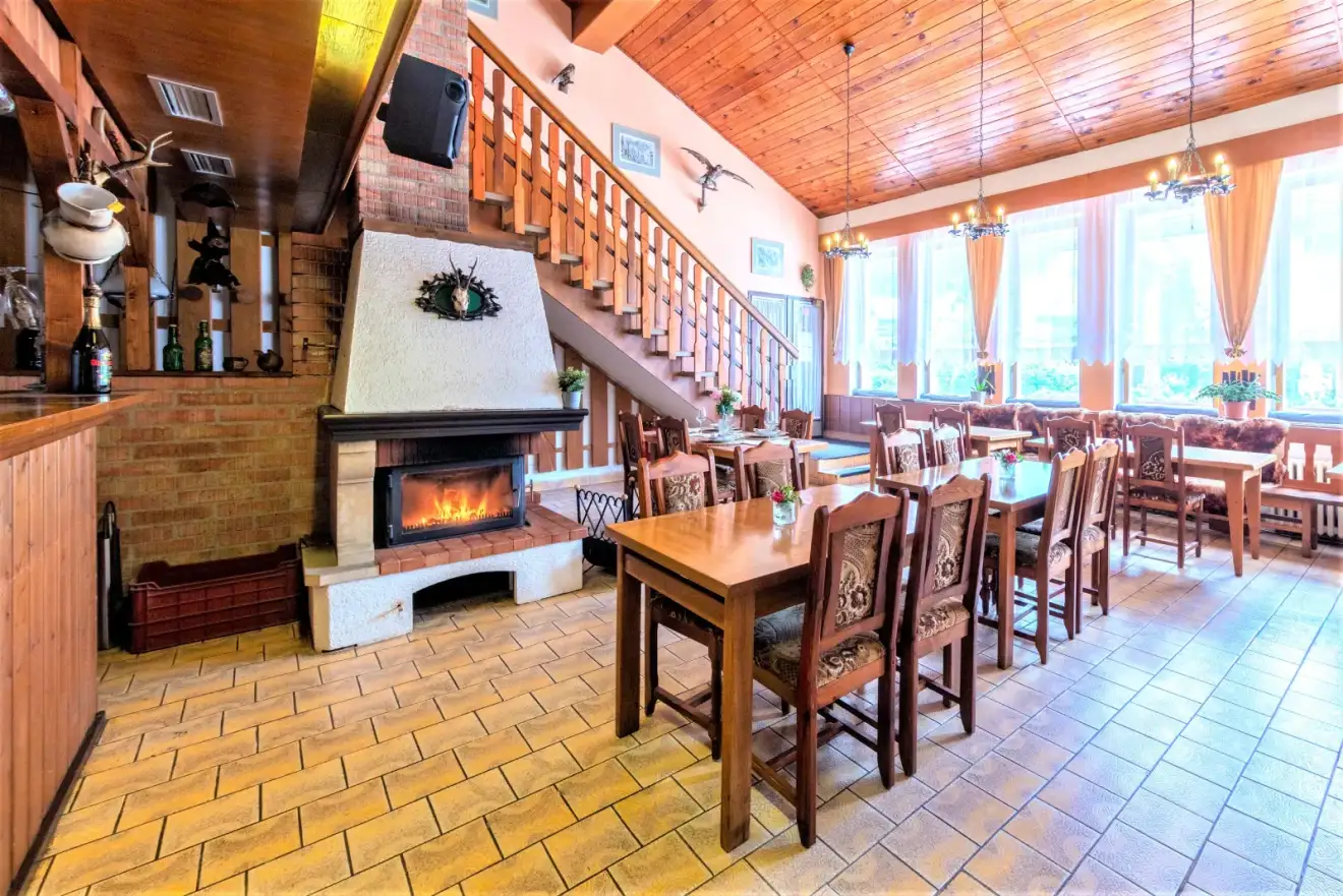 Restaurace s krbem v Hotelu u Můstku
